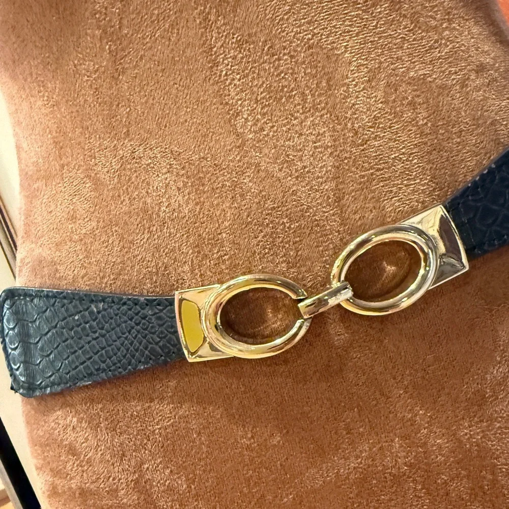 VTG Elegant Black and Gold Women's Horsebit Waist Belt - Picture 2 of 4